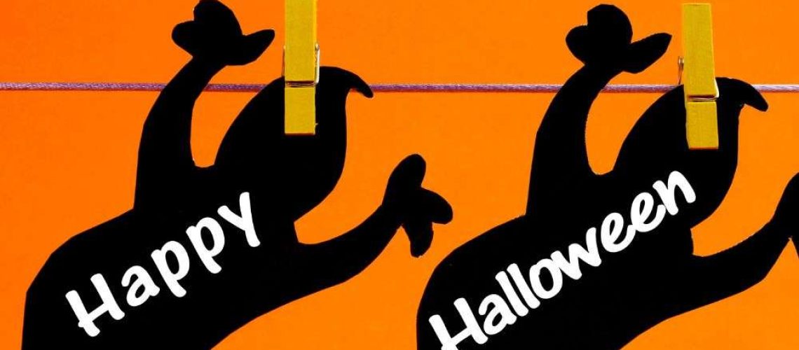 Halloween decoration for Chinese classroom #Halloween #Chinese #decoration #decor #Halloweendecor #Halloweenbunting #Halloweencutouts #Halloweenparty
